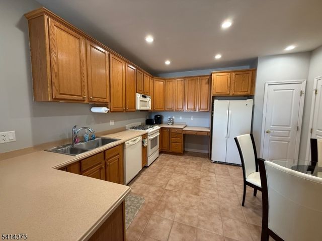 9411 Warrens Way, Wanaque Boro, NJ 07465