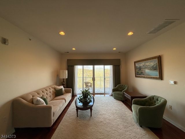 9411 Warrens Way, Wanaque Boro, NJ 07465