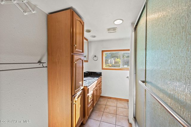 508 B St, Pinehurst, ID 83850