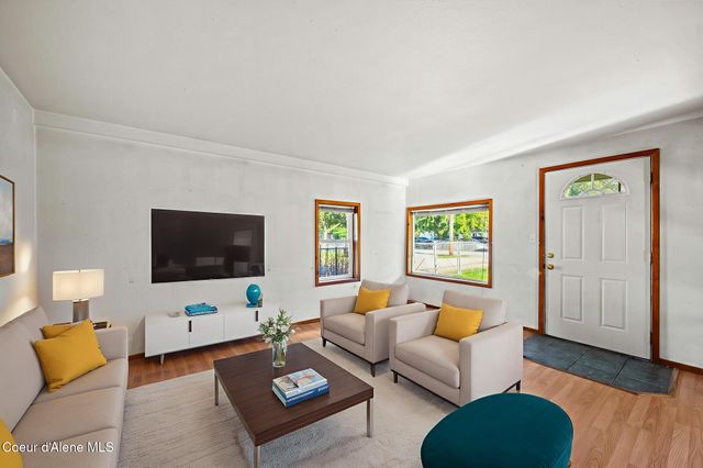 508 B St, Pinehurst, ID 83850