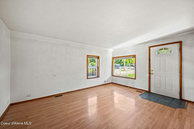 508 B St, Pinehurst, ID 83850