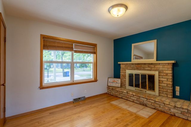 913 Park Drive S, Fargo, ND 58103