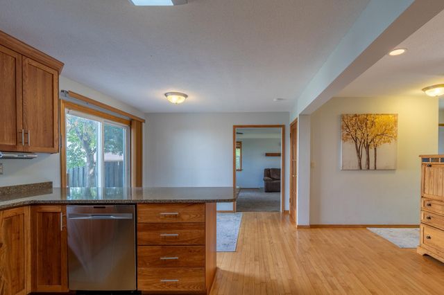 913 Park Drive S, Fargo, ND 58103