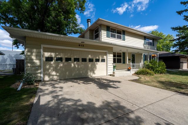 913 Park Drive S, Fargo, ND 58103