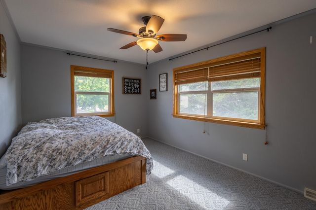 913 Park Drive S, Fargo, ND 58103