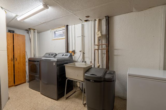 913 Park Drive S, Fargo, ND 58103