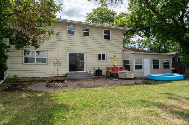 913 Park Drive S, Fargo, ND 58103