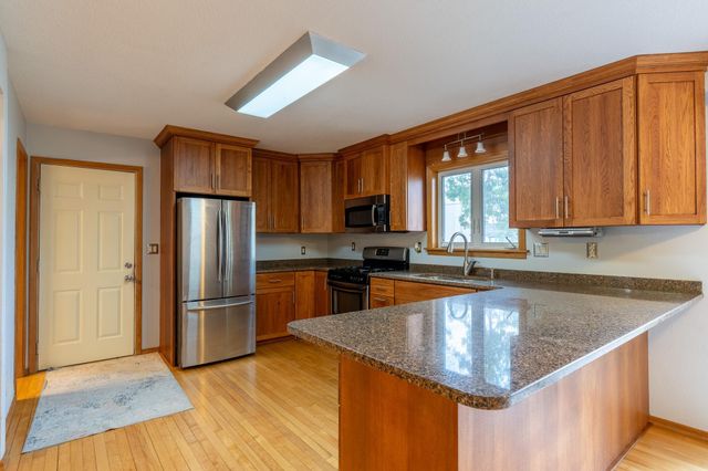 913 Park Drive S, Fargo, ND 58103