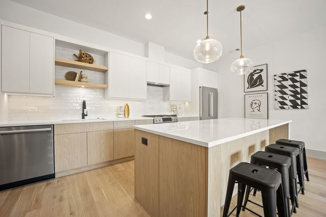 1548 W Ardmore Avenue 3B, Chicago, IL 60660