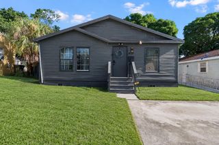 807 Grant Street, West Palm Beach, FL 33407