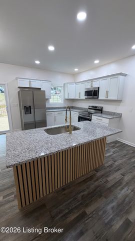 1206 Palatka Rd, Louisville, KY 40214