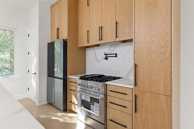 100 W Odell ST 3, Austin, TX 78752