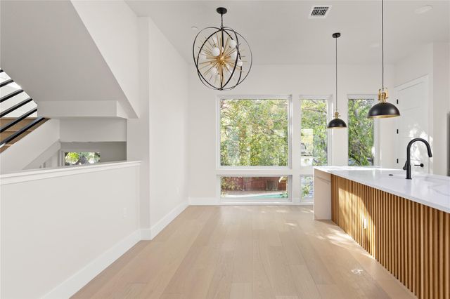 100 W Odell ST 3, Austin, TX 78752