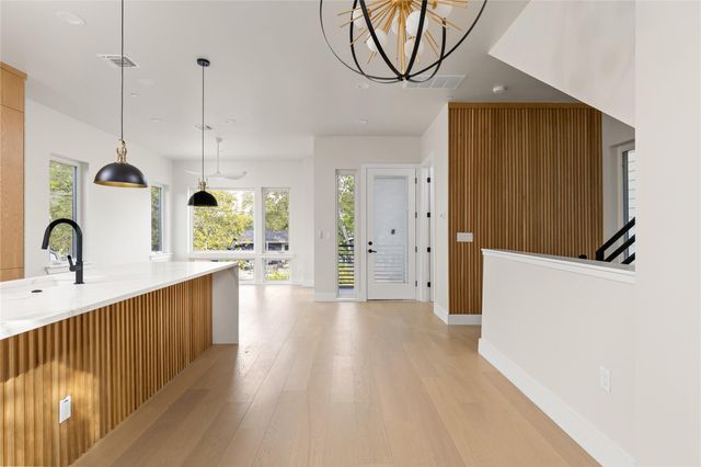 100 W Odell ST 3, Austin, TX 78752
