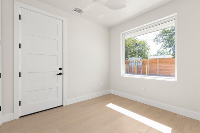100 W Odell ST 3, Austin, TX 78752