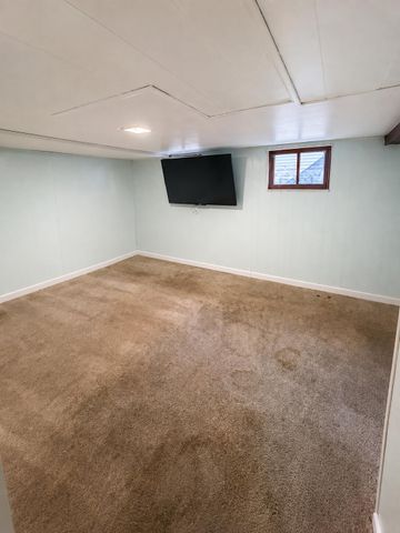 3002 W Ridge Road, Hobart, IN 46342