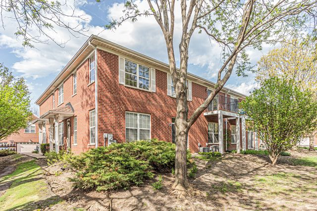 947 Kensington Drive 7-E3, Northbrook, IL 60062