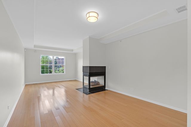 947 Kensington Drive 7-E3, Northbrook, IL 60062