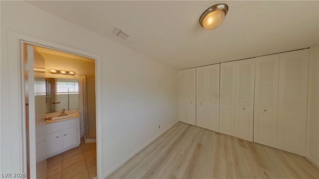 210 Greenbriar Townhouse Way, Las Vegas, NV 89121