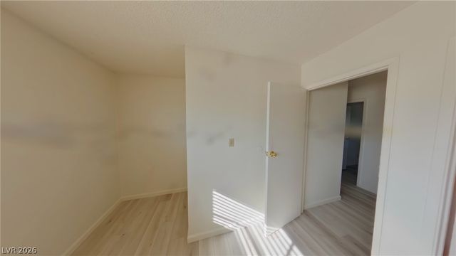 210 Greenbriar Townhouse Way, Las Vegas, NV 89121