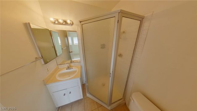 210 Greenbriar Townhouse Way, Las Vegas, NV 89121