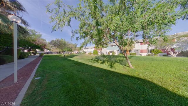 210 Greenbriar Townhouse Way, Las Vegas, NV 89121