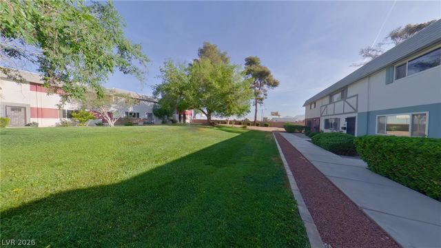 210 Greenbriar Townhouse Way, Las Vegas, NV 89121