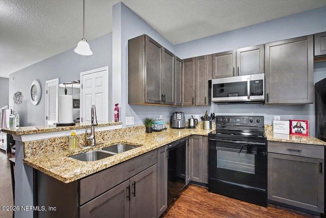 7862 MELVIN Road, Jacksonville, FL 32210