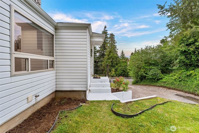 123 Scenic View Drive, Longview, WA 98632