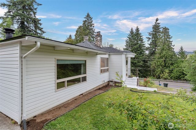 123 Scenic View Drive, Longview, WA 98632
