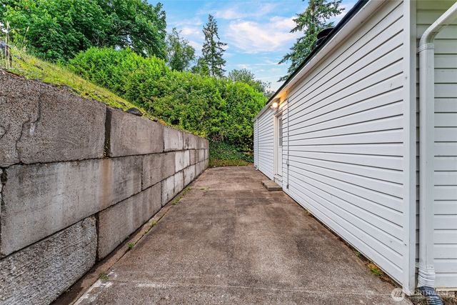 123 Scenic View Drive, Longview, WA 98632