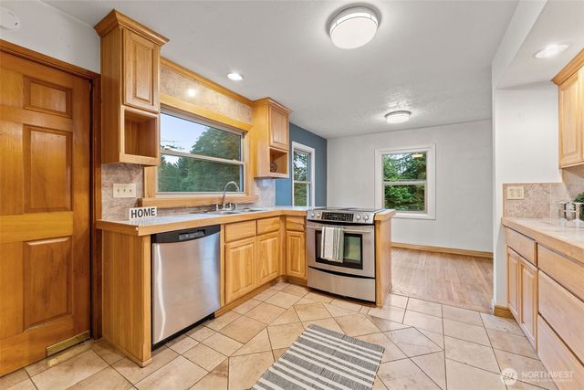 123 Scenic View Drive, Longview, WA 98632