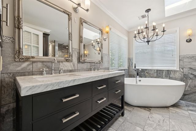 914 N Cypress Ct, Wichita, KS 67206