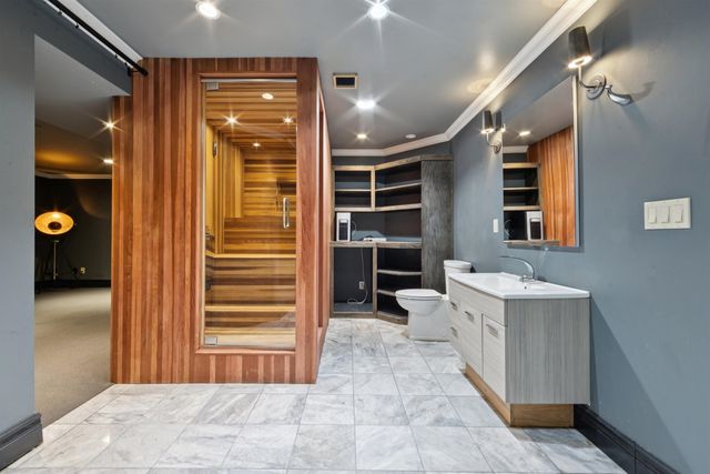 914 N Cypress Ct, Wichita, KS 67206