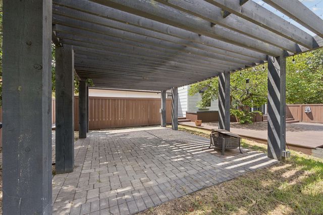 914 N Cypress Ct, Wichita, KS 67206