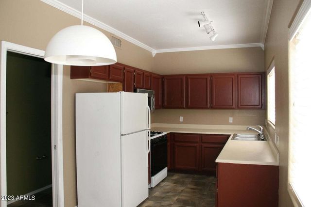 1013 W Westchester Avenue, Tempe, AZ 85283