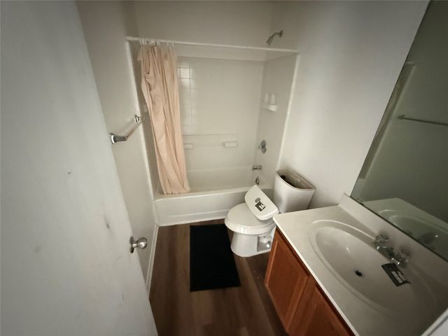 4817 Trail Hollow Drive, Fort Worth, TX 76244