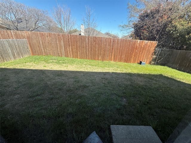 4817 Trail Hollow Drive, Fort Worth, TX 76244