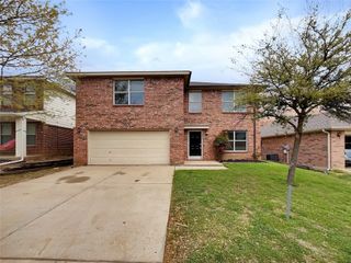 4817 Trail Hollow Drive, Fort Worth, TX 76244
