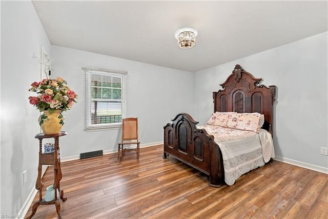 370 Tamworth Drive, Clemmons, NC 27012