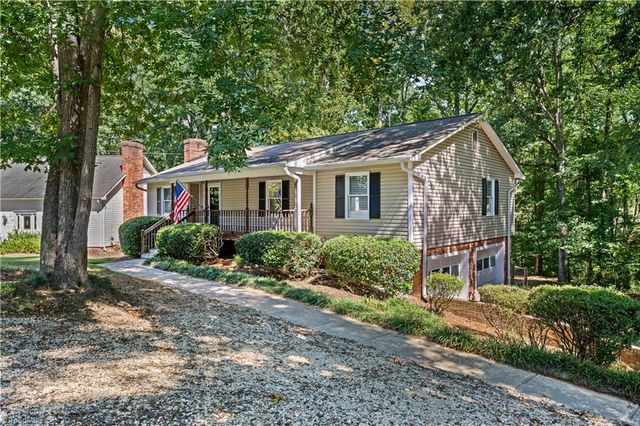 370 Tamworth Drive, Clemmons, NC 27012