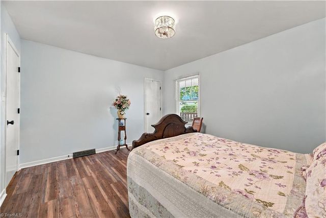 370 Tamworth Drive, Clemmons, NC 27012
