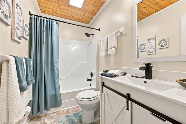 370 Tamworth Drive, Clemmons, NC 27012