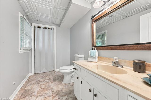 370 Tamworth Drive, Clemmons, NC 27012