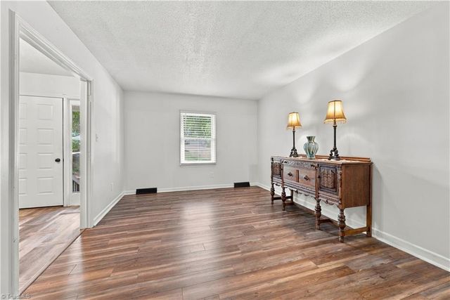 370 Tamworth Drive, Clemmons, NC 27012