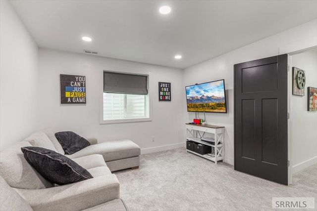 5170 E Smith Drive, Iona, ID 83427