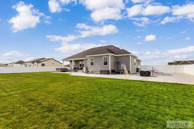 5170 E Smith Drive, Iona, ID 83427