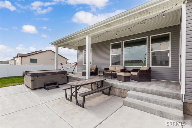 5170 E Smith Drive, Iona, ID 83427