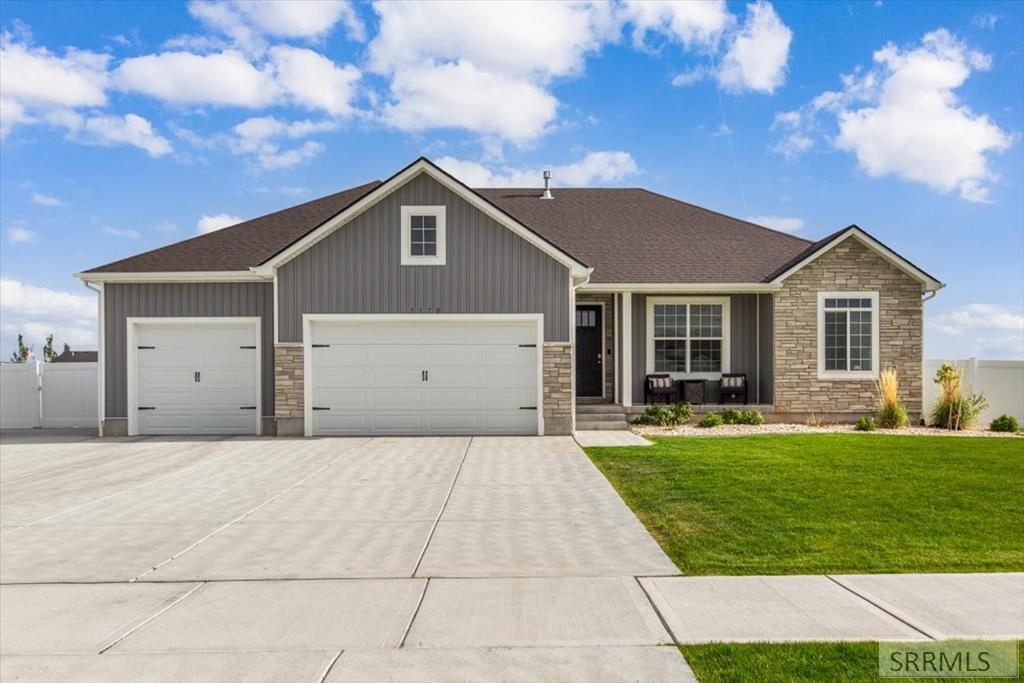 5170 E Smith Drive, Iona, ID 83427