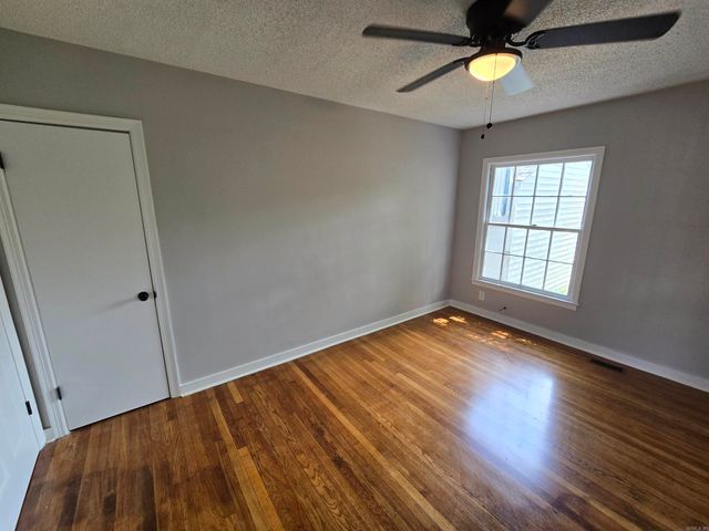 1630 Gum St, North Little Rock, AR 72114